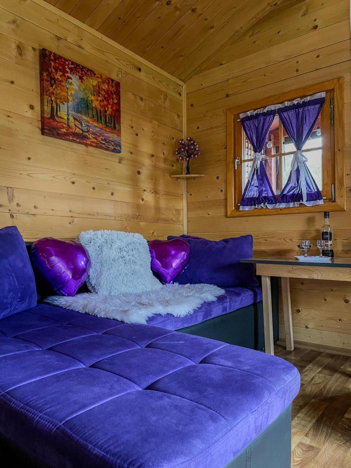 Cottage La Sierra With Jacuzzi Korenica Exterior photo